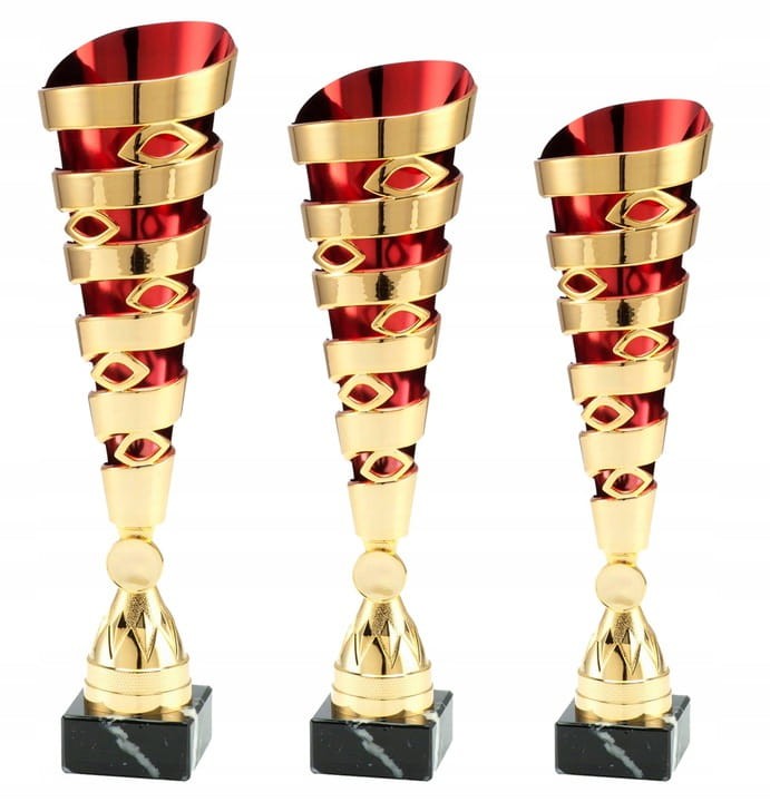 KOMPLET-PUCHARY-3-szt-Tabliczki-Gratis-33-39cm.jpg
